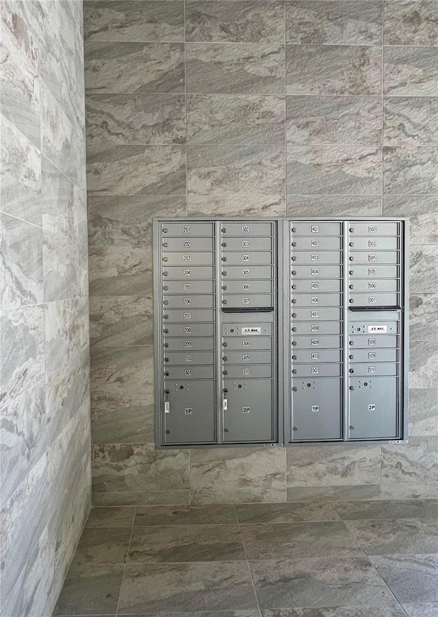 exterior details with mail area