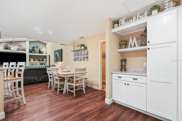 1004 Hollyberry Ct, Brandon, FL 33511 - dining space with dark wood finished floors, baseboards, and recessed lighting