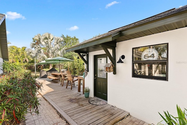 1004 Hollyberry Ct, Brandon, FL 33511 - view of wooden terrace