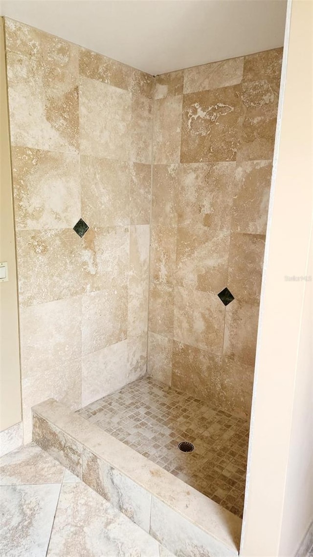 17115 Bay St, Jupiter, FL 33477 - bathroom with tiled shower