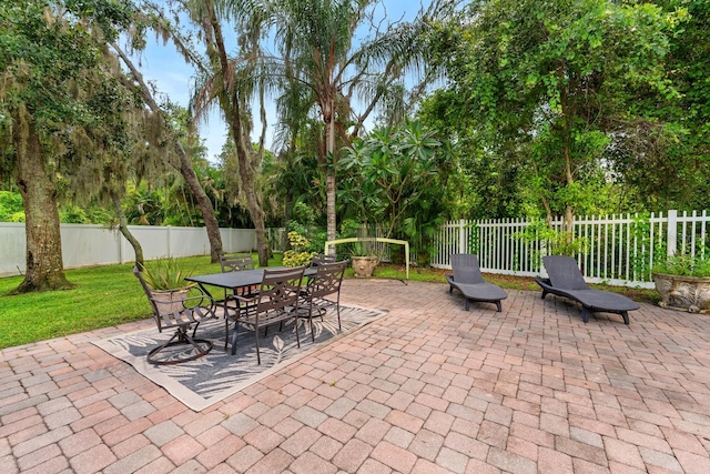 11102 Avery Oaks Dr, Tampa, FL 33625 - photo 5