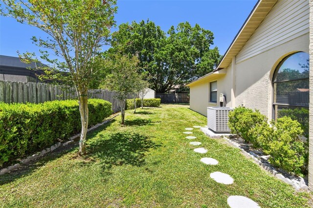 2914 Timber Knoll Dr, Valrico, FL 33596 - fenced backyard featuring an outdoor structure