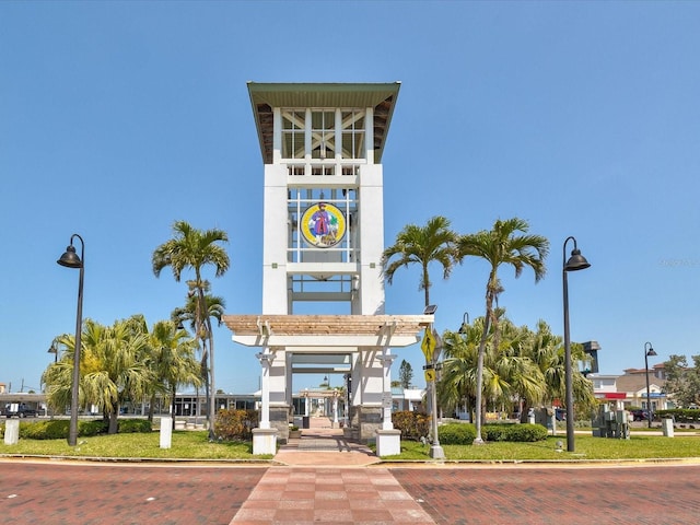 141 104th Ave, Treasure Island, FL 33706