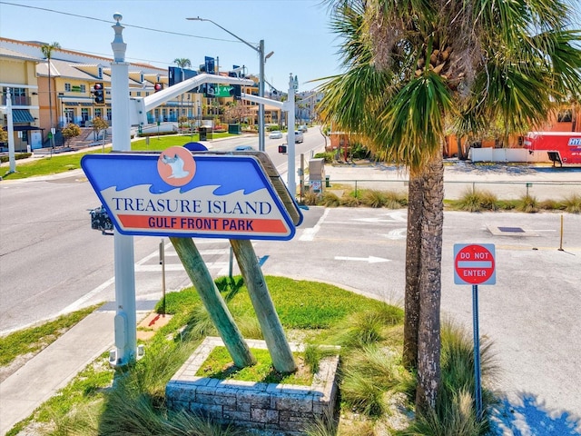 141 104th Ave, Treasure Island, FL 33706
