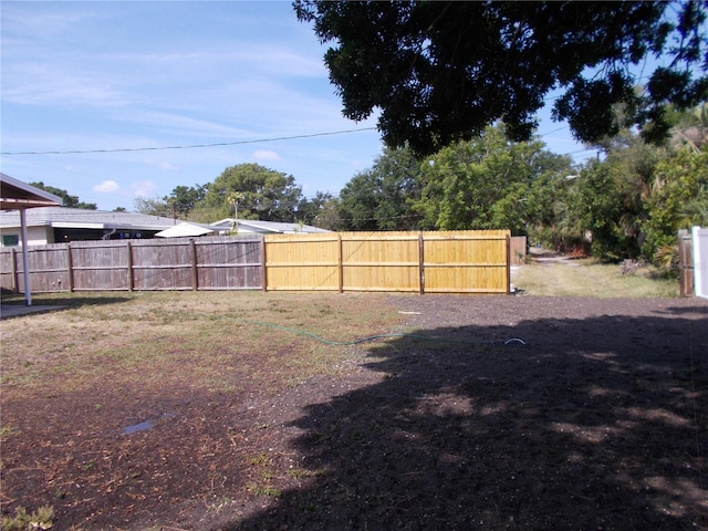 433 73rd Ave N, Saint Petersburg, FL 33702 - view of yard with fence