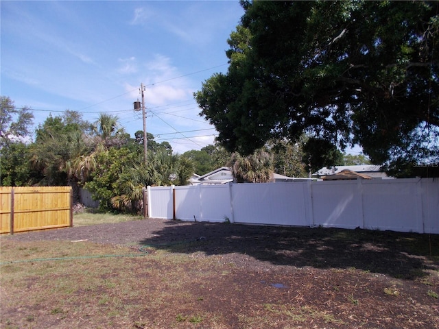 433 73rd Ave N, Saint Petersburg, FL 33702 - view of yard featuring fence