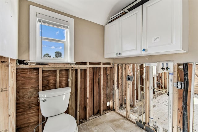 103 146th Ave E, Madeira Beach, FL 33708 - bathroom with toilet