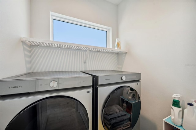 5917 Cat Claw Ln, Bradenton, FL 34210 - laundry room featuring washer and dryer and laundry area