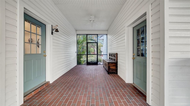 10101 Bryant Rd, Lithia, FL 33547 - sunroom featuring a ceiling fan