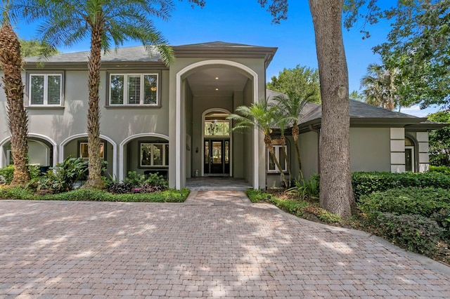 view of front facade featuring stucco siding