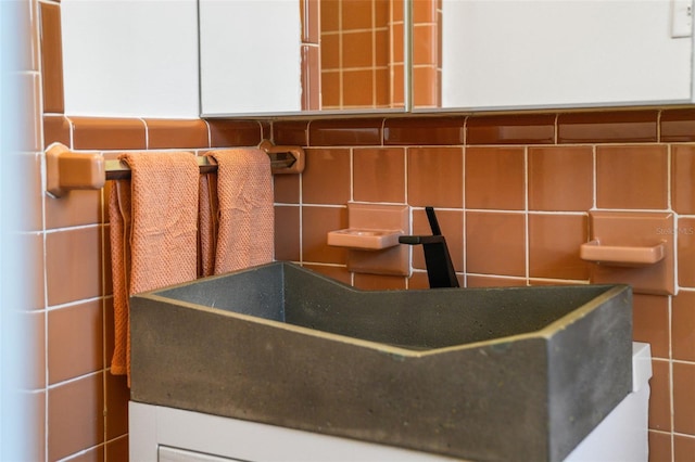interior details with decorative backsplash