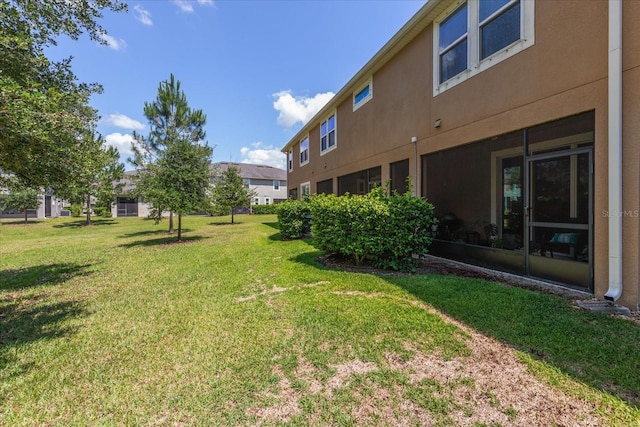 6225 Scarlet Darter Way, Tampa, FL 33625 - view of green lawn