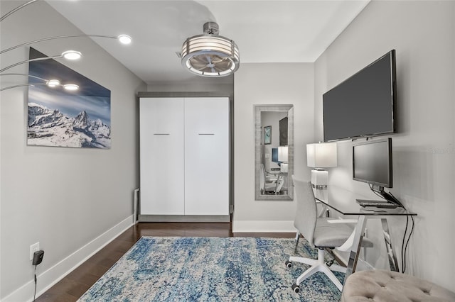 175 1st St S Unit 2603, Saint Petersburg, FL 33701 - office space featuring dark wood-style floors and baseboards