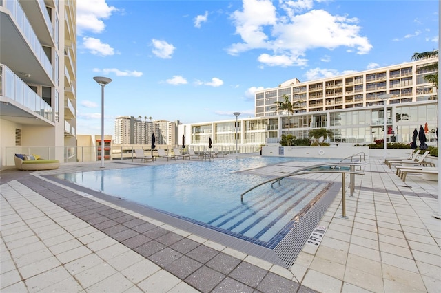 175 1st St S Unit 2603, Saint Petersburg, FL 33701 - community pool featuring a patio