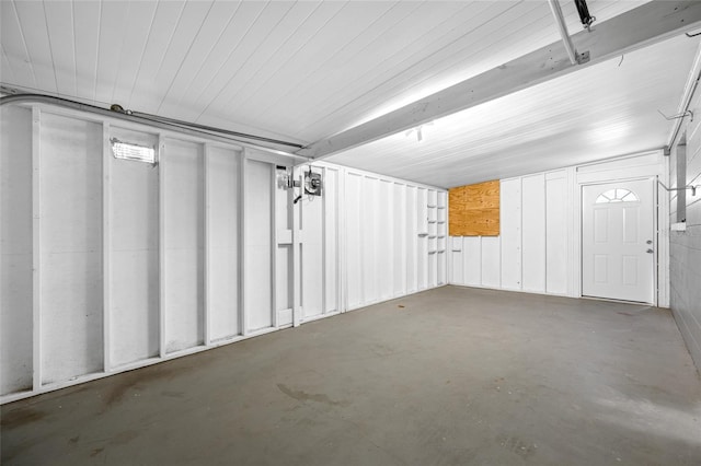 below grade area featuring a garage
