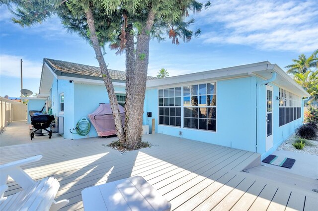 1015 Spindle Palm Way, Apollo Beach, FL 33572 - view of wooden deck