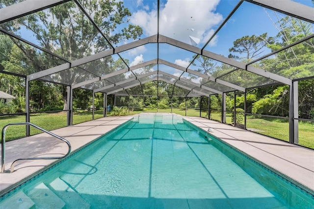 15808 Willowdale Rd, Tampa, FL 33625 - swimming pool featuring a yard, a lanai, and a patio area
