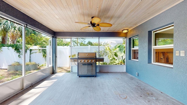 4511 Huntington St NE, Saint Petersburg, FL 33703 - unfurnished sunroom with healthy amount of natural light and ceiling fan