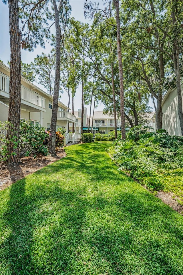5115 S Jules Verne Ct, Tampa, FL 33611 - view of yard