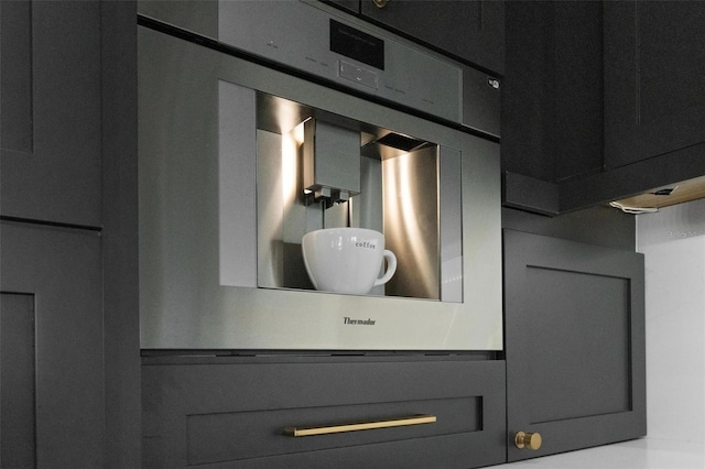 room details with oven