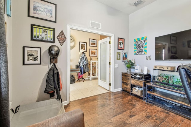 1939 Heartland Cir, Valrico, FL 33594 - interior space featuring visible vents, baseboards, and wood finished floors