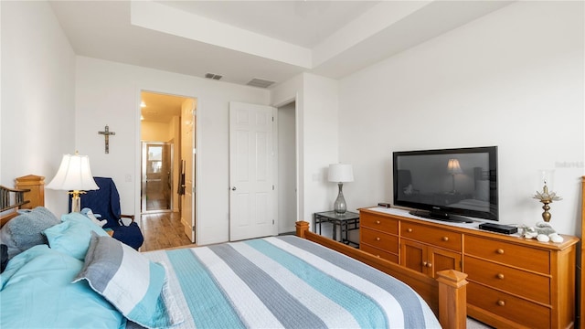 5735 Mezzana Run, Palmetto, FL 34221 - bedroom with baseboards and visible vents