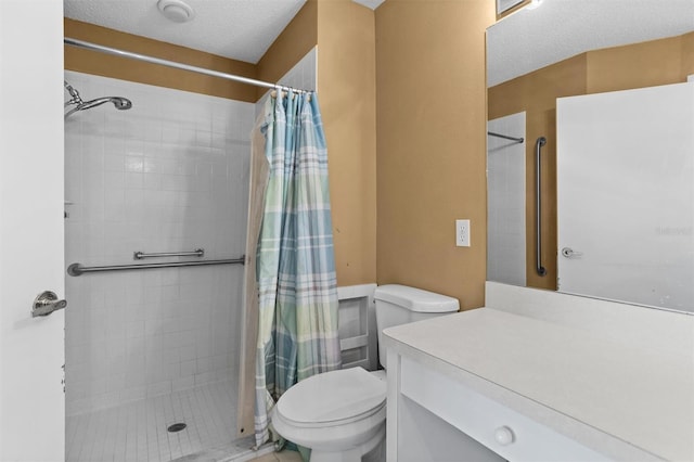 1046 Almondwood Dr, Trinity, FL 34655 - bathroom featuring a tile shower, toilet, and vanity