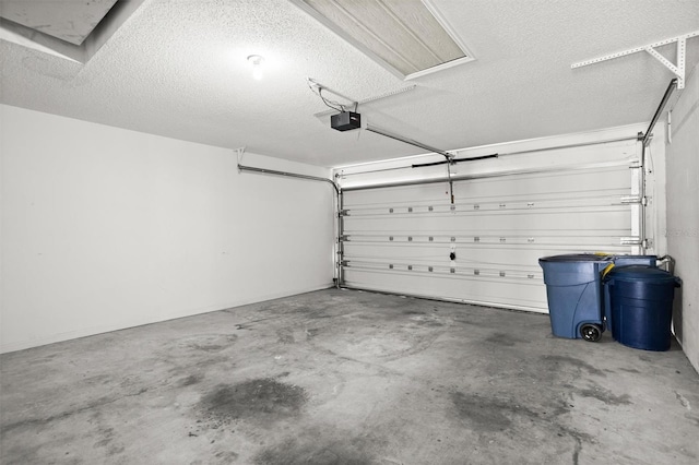 1046 Almondwood Dr, Trinity, FL 34655 - garage featuring a garage door opener
