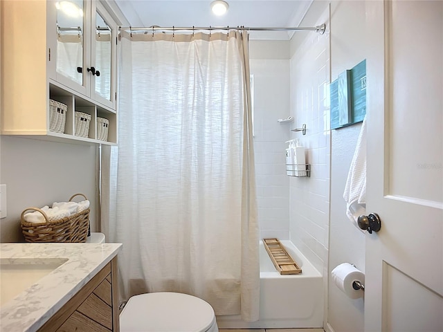 4231 8th St N, Saint Petersburg, FL 33703 - bathroom with shower / bath combination with curtain, toilet, and vanity