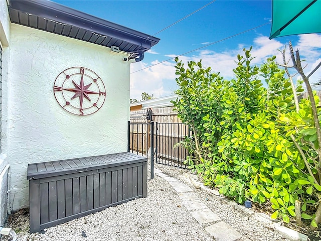 4231 8th St N, Saint Petersburg, FL 33703 - view of patio with fence
