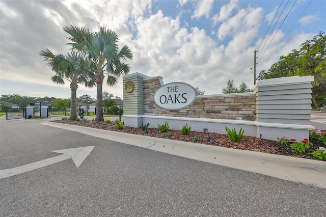 36959 Highland Meadows Ct, Zephyrhills, FL 33542 - view of community / neighborhood sign