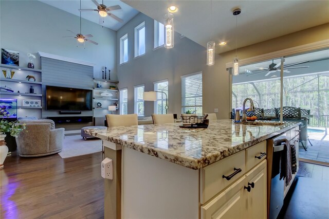 14975 Renaissance Ave, Odessa, FL 33556 - photo 3