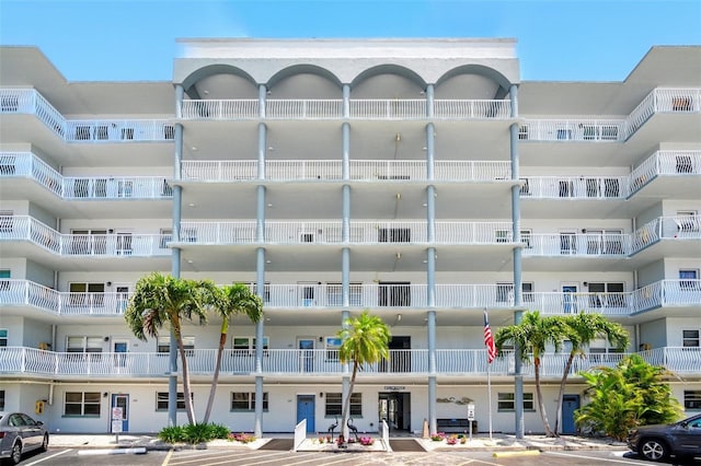 5925 Shore Blvd S Unit 611, Gulfport, FL 33707 - view of apartment building / complex