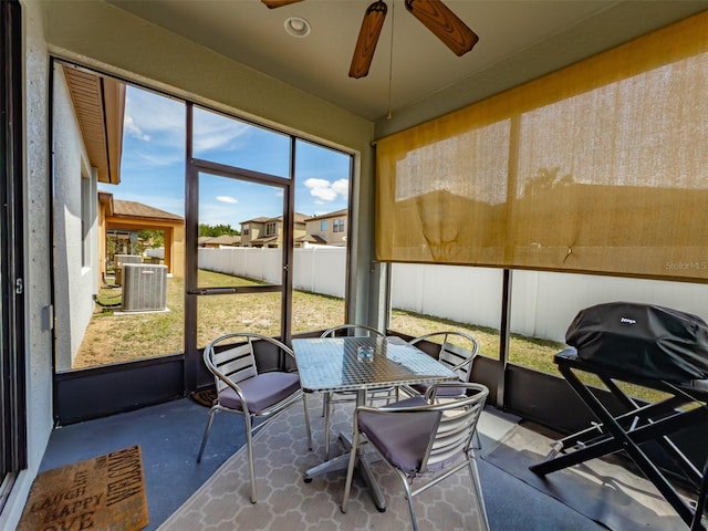 4516 Savannah Holly Pl, Riverview, FL 33578 - sunroom / solarium featuring a ceiling fan