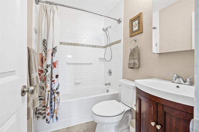 3300 Jackson St N, Saint Petersburg, FL 33704 - full bath featuring tile patterned floors, shower / tub combo with curtain, toilet, and vanity