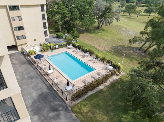 1817 Golfview Dr Unit 1817, Tarpon Springs, FL 34689 - pool featuring fence, a patio area, and a yard