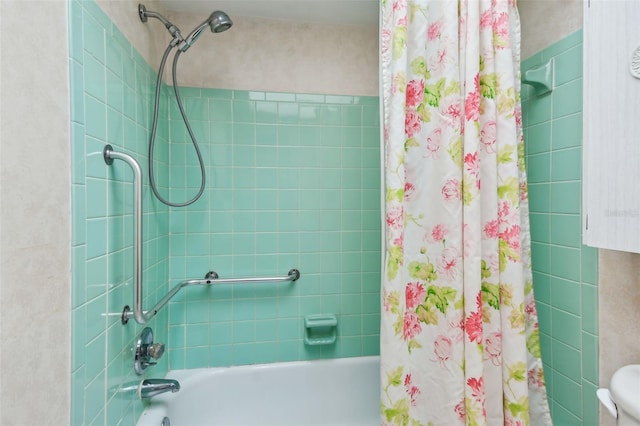 bathroom featuring shower / tub combo