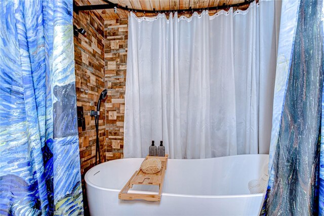 4126 Burrows Rd, Zephyrhills, FL 33542 - bathroom with a soaking tub
