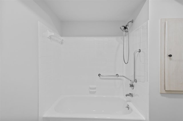 1225 58th St N Unit 204A, Saint Petersburg, FL 33710 - full bath featuring shower / bathtub combination