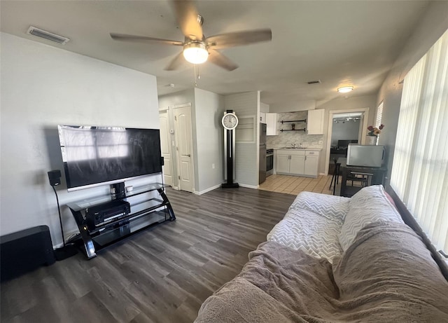 772 71st Ave N, Saint Petersburg, FL 33702 - photo 4