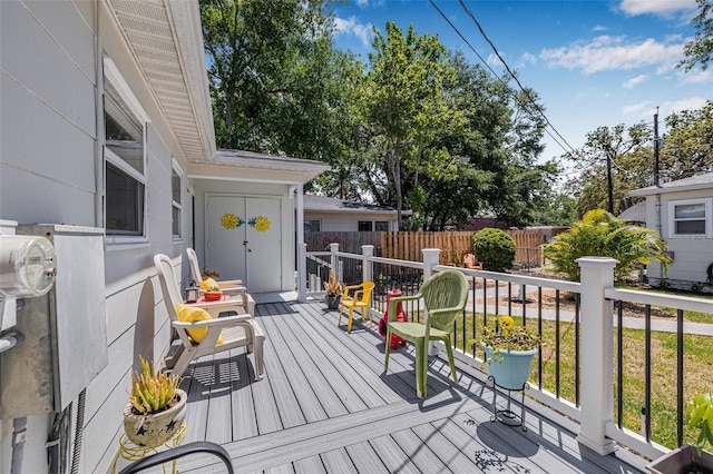 2134 6th Ave N, Saint Petersburg, FL 33713 - deck with fence
