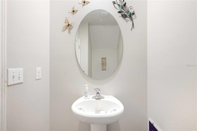 9617 Channing Hill Dr, Ruskin, FL 33573 - bathroom featuring a sink
