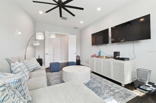 2604 S Bryant Cir, Tampa, FL 33629 - living area featuring a ceiling fan, wood finished floors, baseboards, and recessed lighting