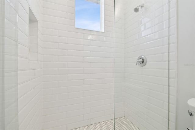 2604 S Bryant Cir, Tampa, FL 33629 - full bathroom with a tile shower
