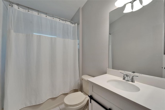 11932 Whisper Creek Dr, Riverview, FL 33569 - full bathroom featuring toilet, vanity, and shower / bathtub combination with curtain