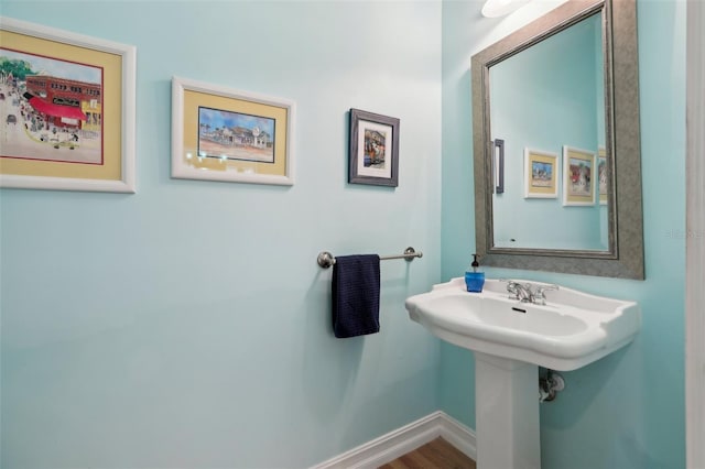 bathroom with baseboards