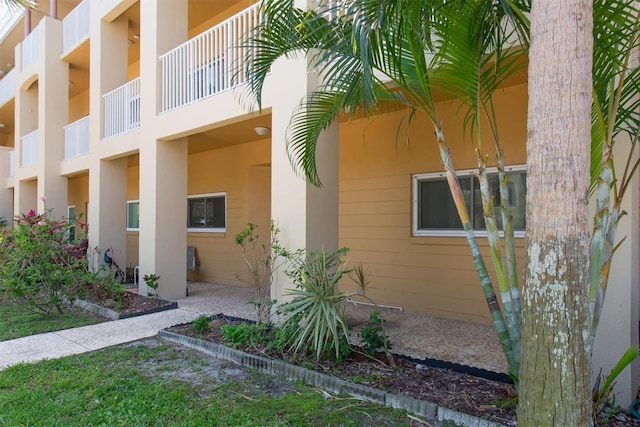 2231 Utopian Dr E Unit 117, Clearwater, FL 33763 - entrance to property with stucco siding