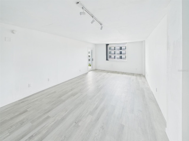 201 W Laurel St Unit 504B, Tampa, FL 33602 - spare room with light wood-style flooring