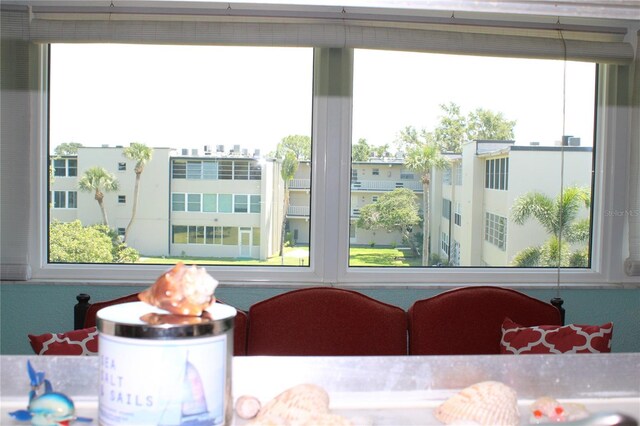 9950 47th Ave N Unit 311, Saint Petersburg, FL 33708 - view of sunroom / solarium