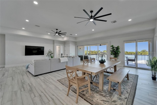 935 Chipaway Dr, Apollo Beach, FL 33572 - dining room featuring a ceiling fan, light wood-type flooring, recessed lighting, and baseboards